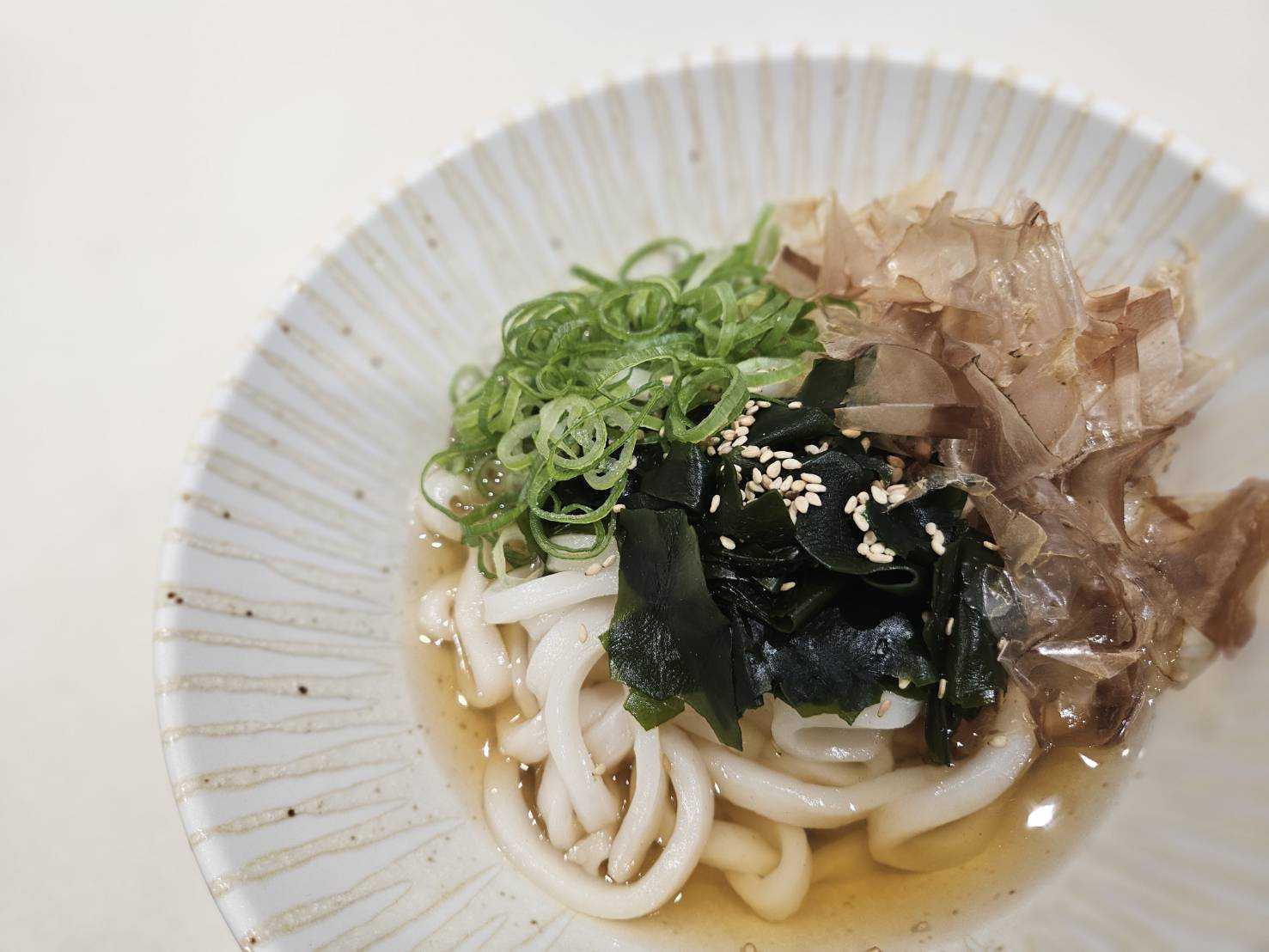 かつお香る温うどん